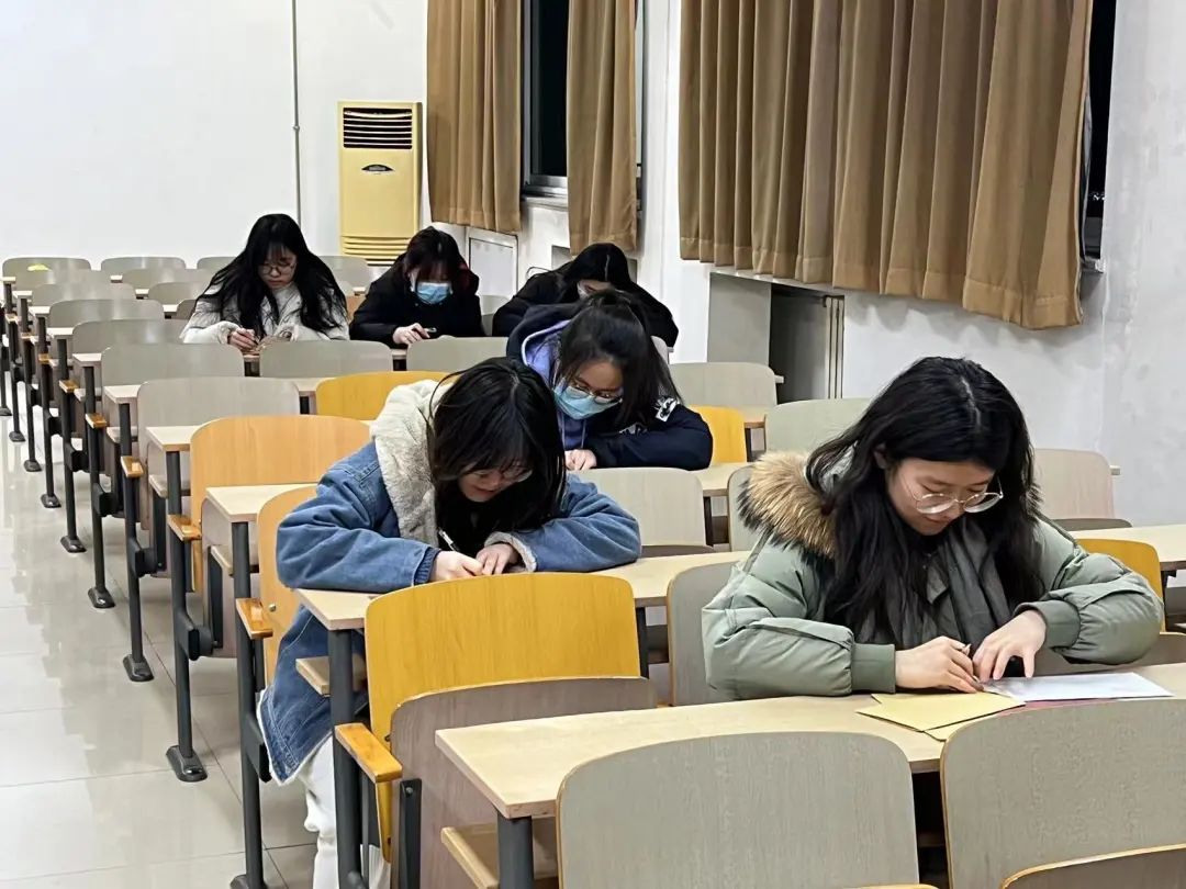 制服做爱